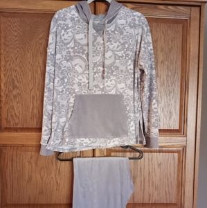 Simply Vera Wang Lounge set